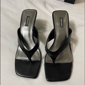 Nine West Black Heel Sandals in perfect condition. Like new. Only wear once.